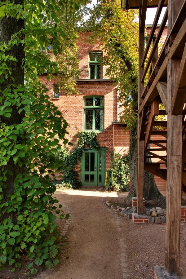 Gasthaus Und Pension "Zum Hauenden Schwein" Вёрлиц Экстерьер фото